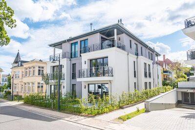 Exklusives Neubau-Dachgeschoss-Appartement mit seitlichem Seeblick in zentraler Lage von Ahlbeck