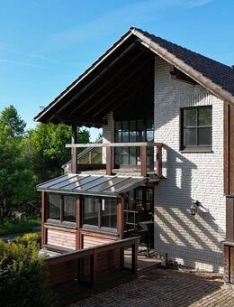 Generationenwohnen: Einfamilienhaus mit Einliegerwohnung auf großzügigem Grundstück in Sundern - Sundern (Sauerland)