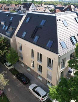 *** Schicke Dachgeschoss-Wohnung, bequem erreichbar mit Aufzug *** - Stuttgart