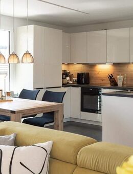 CITY VIBES! Über den Dächern der Stadt Wunderschöne 3,5-Zi. Maisonette inkl. TG & Aufzug - Singen (Hohentwiel)