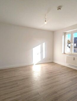 Frisch renovierte helle Wohnung in Bochum Wattenscheid - Bochum