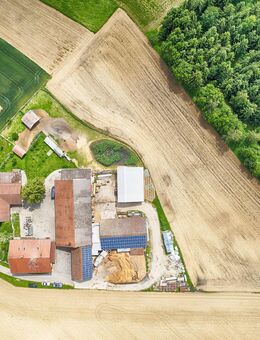 Großzügiges Anwesen mit Nebengebäuden und Feld zu verkaufen! - Eichendorf