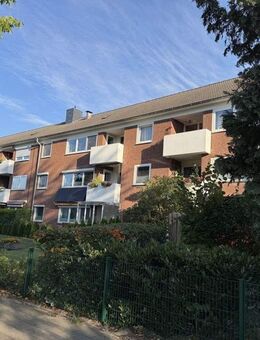 Verden: Gut geschnittene Vierzimmerwohnung mit zwei Balkonen, renoviertem Sanitär und Stadtwaldblick - Verden (Aller)