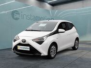 Toyota Aygo, 1.0 x-Play, Jahr 2021 - München