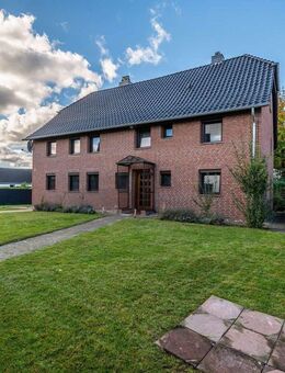 Renovierungsbedürftiges Zweifamilienhaus mit 1.130 m² Eigentumsgrundstück in Sickte! Meine Immobilie - Sickte