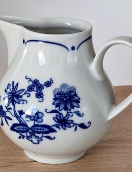 DDR Milchkännchen Motiv Zwiebelmuster Kobalt Blau Henneberg Porzellan - Creuzburg