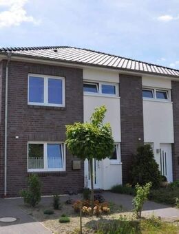 Modern, sparsam, gut gelegen - Effiziente Doppelhaushälfte in Apen - Apen