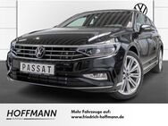 VW Passat Variant, 2.0 l TSI Elegance R-Line, Jahr 2023 - Winterberg