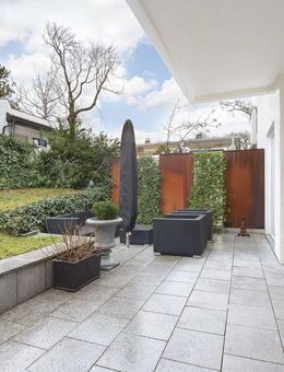 Stilvoll renovierte, barrierefreie Gartenresidenz in schönster Wohnlage am Isarhochufer in Harlaching-Menterschwaige - München