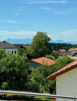 *** Traumhafte Dachgeschoss-Wohnung großem Südbalkon und Bergblick *** - Traunstein