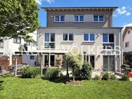 Modernes Zweifamilienhaus 8 Zimmerwohnung und 3 Zimmerwohnung auf Erbpachtgrundstück - Friedberg (Hessen)