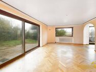 SOFORT FREI: Bungalow auf großzügigem Grundstück mit Doppelgarage, zu verkaufen - Herrngiersdorf