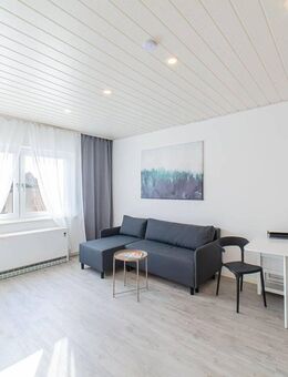 Vollständig sanierte und voll möblierte 2-Zimmer-Wohnung mit Balkon - Nürnberg
