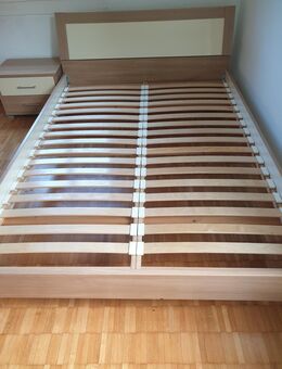 Schlafzimmereinrichtung Bett, Nachtkästchen und Sideboard - Bonstetten CH