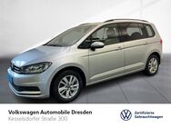 VW Touran, 2.0 TDI Comfortline, Jahr 2021 - Dresden