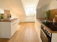 *MD-Buckau* Helle Dachgeschosswohnung mit moderner Einbauküche, Balkon & Tageslichtbad mit Wanne - Magdeburg