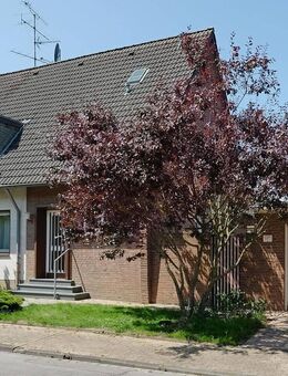 Sanierungsbedürftiges Ein- bis Zweifamilienhaus in ruhiger Lage von Rumeln-Kaldenhausen ! - Duisburg