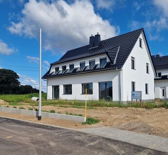 Modern ausgestattete Doppelhaushälfte in Rostock-Biestow