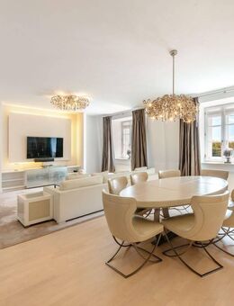 Edle 4-Zimmer-Wohnung in historischem Stadtpalais mit Concierge-Service - München