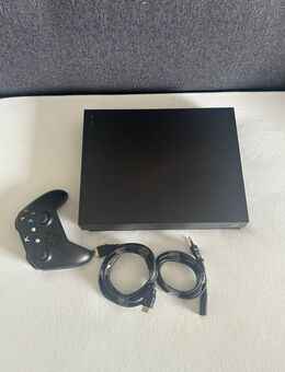 Xbox One X 1TB Black + Original Controller + Cables + Games - Sigmaringen Zentrum