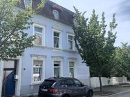Modernes Zweifamilienhaus mit historischem Baustil in Pirmasens zu verkaufen. - Pirmasens