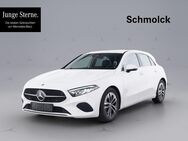 Mercedes A 180, PROGRESSIVE MBUX SPUR, Jahr 2023 - Emmendingen