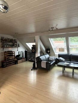 4- Zimmer Wohnung, großes Bad und Panoramafenster - Bensheim