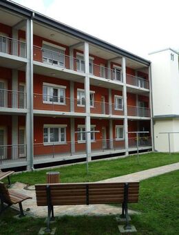 Barrierefreie 2-Raum-Wohnung im Stadtzentrum Geras mit Dusche u. Balkon - Gera
