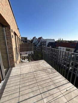 Über den Dächern Bremens! Großzügige 3-Zi. Wohnung mit 2 Bädern direkt an der Kleinen Weser. - Bremen