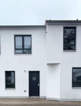 Vollständig kernsaniertes Mehrfamilienhaus nach KfW 70-Standard in Oldenburg-Kreyenbrück - Oldenburg