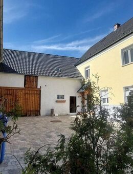„Dreiseithof“ in Mantel zu verkaufen! 230 m² Wohnfläche auf 357 m² Grund, Scheunen, Garagen, Stellplätze, Lageräume und Gewölbe-Partyraum im EG - Mantel