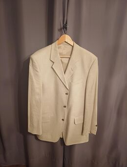 diverse Jackets (tw.mit Hose) abzugeben (Größen 26, 50, 52 und M) - Schönaich