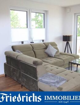 Neuwertige 2-Zimmer-Dachgeschosswohnung mit großer Dachterrasse in zentraler Lage von Wiefelstede - Wiefelstede