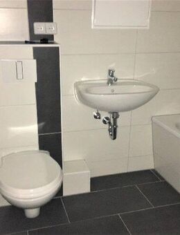 1-Raum-Wohnung mit Balkon und saniertem Bad! - Oschersleben (Bode)