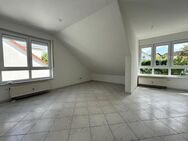 Ruhige Lage, große Fenster, Balkon, Stellplatz uvm. - Besondere Wohnung in Walzbachtal-Jöhlingen zu verkaufen! - Walzbachtal