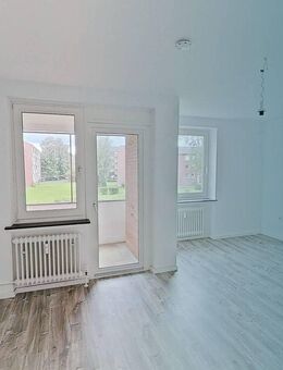 Helle 3-Zimmer-Wohnung mit BALKON und Badewanne - Emden