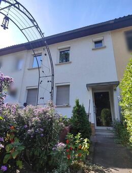 Reserviert: Haus statt Wohnung? Kleines Reihenmittelhaus für Individualisten - Neustadt (Coburg)