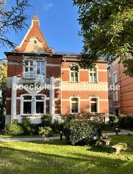 Exklusives Wohnen in historischer und modernisierter Altbauvilla mit Blick ins Saaletal - Naumburg (Saale)