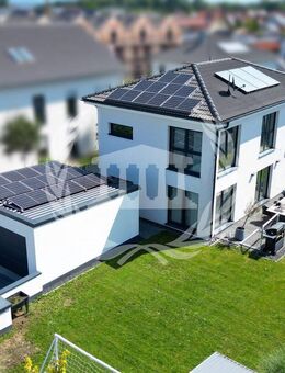 Nachhaltig wohnen in Köfering - KfW55-Haus mit PV, Doppelgarage & Traumgrundstück! - Köfering