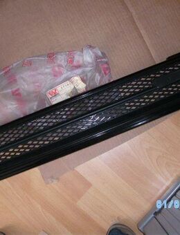 Mazda 323 Bj 89-94 Kühlergrill neu NOS - Illerrieden