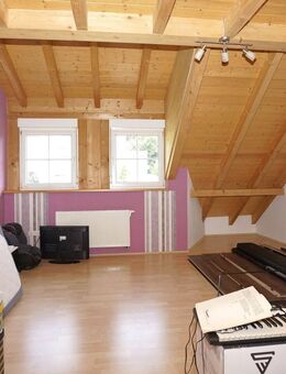 TOP: Großes, schönes EFH mit ELW, Garten, Balkon, Garagen. - Kaiserslautern