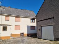 Sanierungsbedürftig u. freigestellt, ruhig gelegenes Haus mit Scheune in Lykershausen zu verkaufen - Lykershausen