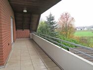 Helle 4-5 Zimmer-Wohnung mit großem Balkon und Carport-Stellplatz - Löhne