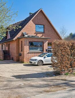 Großzügiges Einfamilienhaus (2 Wohneinheiten) auf schönem Grundstück in Norderstedt/Garstedt - Norderstedt