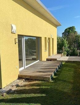 neuw. EFH (wohnen auf einer Ebene) Bungalow mit 2 Terrassen und Garten - Beratzhausen