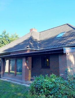 Schmuckes Einfamilienhaus mit Garage und großem Grundstück in Helse bei Marne zu verkaufen - Helse