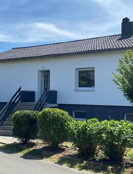 Massivhaus Bungalow in ruhiger Sackgassenlage - Wärmepumpe, neue Fassade, Energiekennwert A - Vechelde