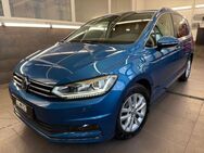 VW Touran Highline 7 Sitze LED PANO ACC CAM 1.Hand - Cottbus