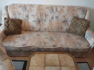 Verkaufe 3 Sofa mit 1 Sessel und kleinem Tisch - Langenhagen