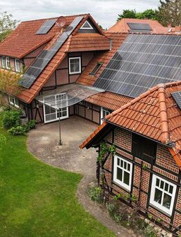 Traumhaft schönes Fachwerkhaus + großes Nebengebäude + Photovoltaikanlage + Garage + ruhige Lage - Müden (Aller)